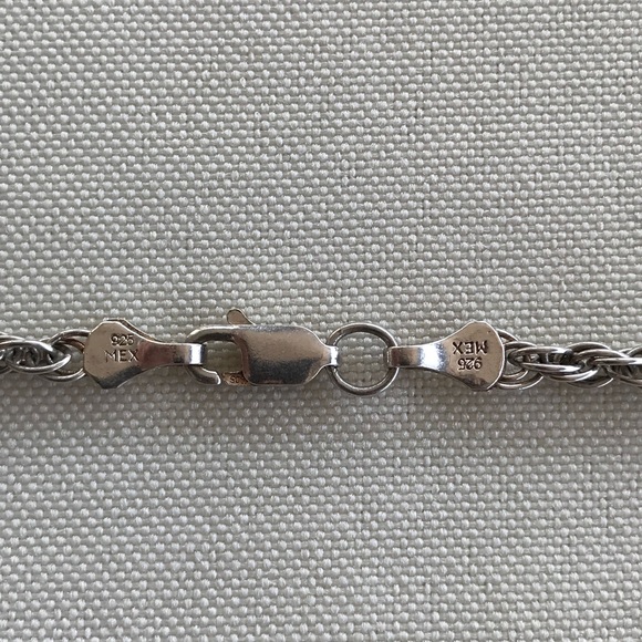 Amber and Sterling silver heart pendant and chain - Picture 3 of 5